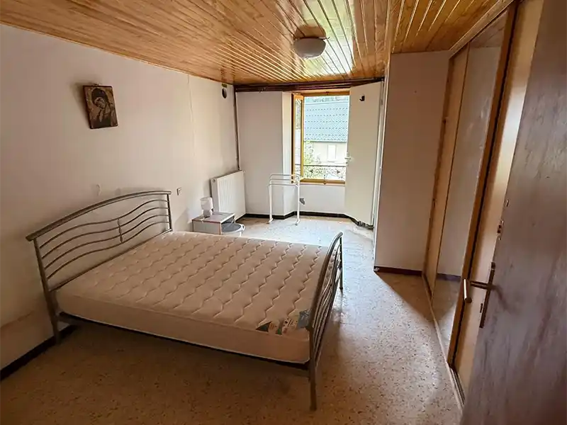 Chambre individuelle du chalet annexe du centre de vacances Enfance Populaire de Nice