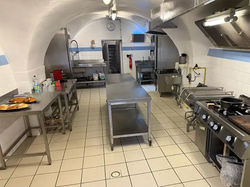 Cuisine du chalet principal de l'Enfance Populaire de Nice