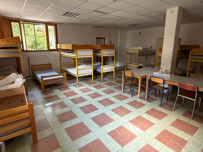 Dortoir du chalet secondaire du centre de vacances Enfance Populaire de Nice