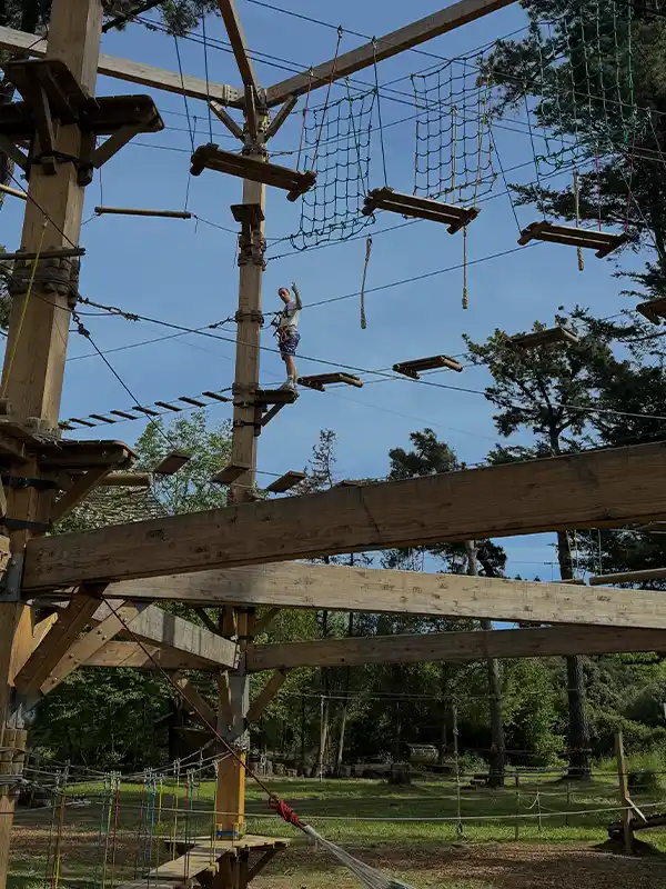 Activité accrocbranche colonie de vacances Enfance Populaire de Nice