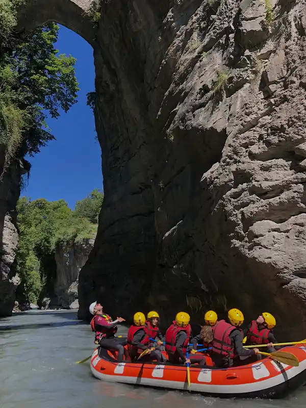 Activité rafting en bateau colonie de vacances Enfance Populaire de Nice
