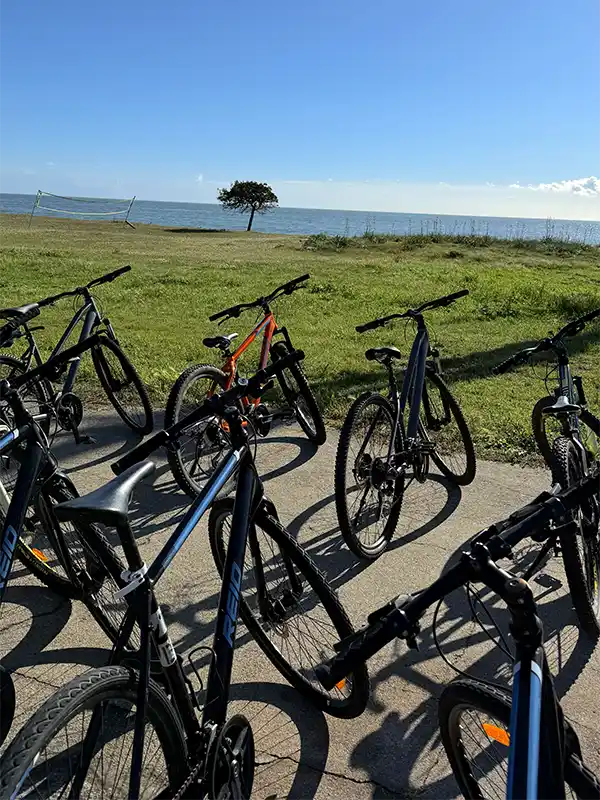 Activité randonnée à vélo colonie de vacances Enfance Populaire de Nice