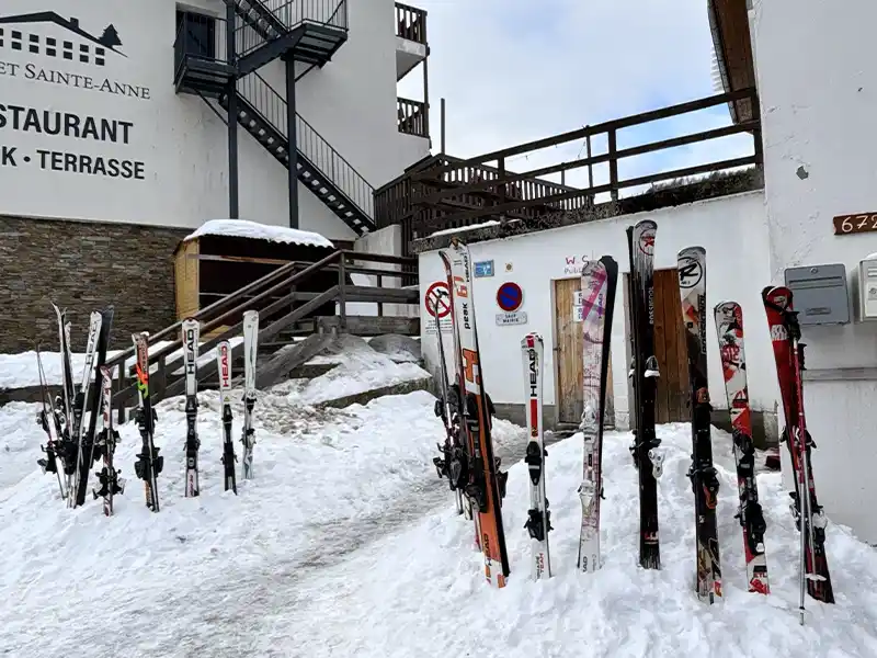 Activité ski colonie de vacances Enfance Populaire de Nice