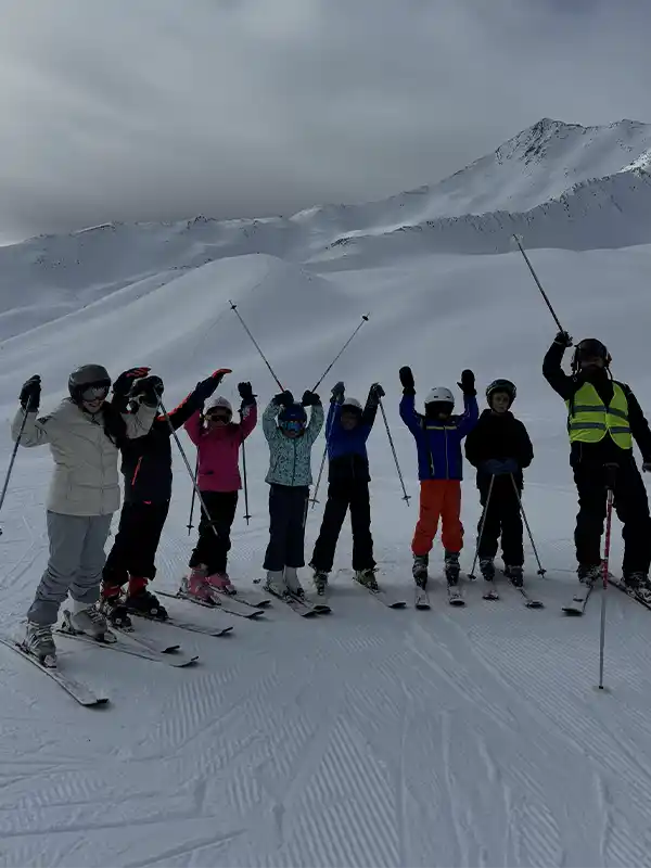 Activité ski colonie de vacances Enfance Populaire de Nice