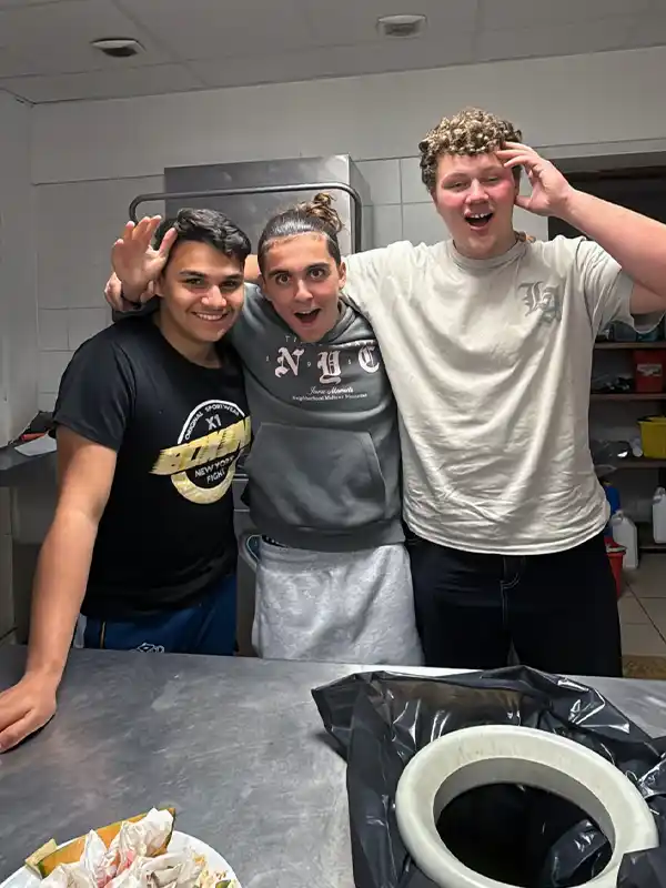 Délire en cuisine colonie de vacances Enfance Populaire de Nice