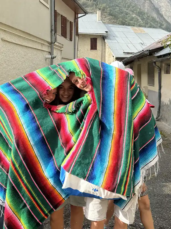 Cache-cache de vacances en colonie Enfance Populaire de Nice