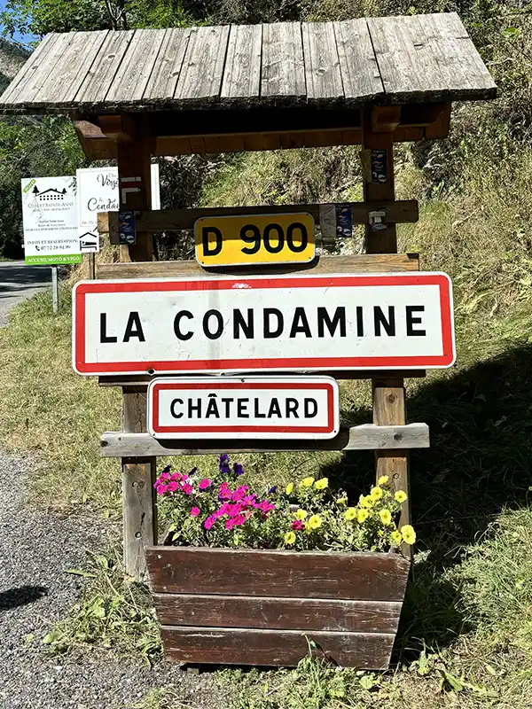Village de La Condamine-Châtelard à 15 minutes de Barcelonnette